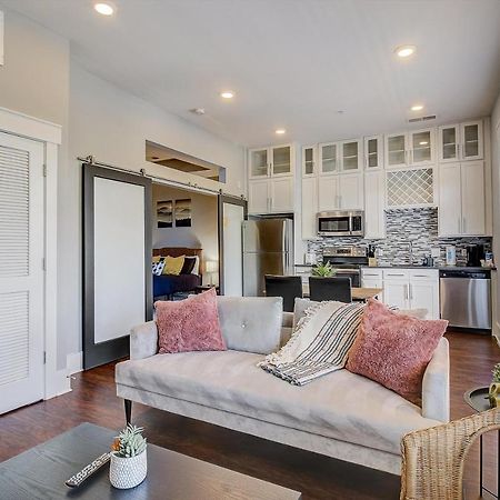 Frontdesk Village At Commonwealth Apts Plaza Midwood Charlotte Exteriör bild