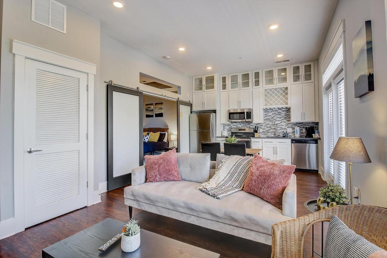 Frontdesk Village At Commonwealth Apts Plaza Midwood Charlotte Exteriör bild