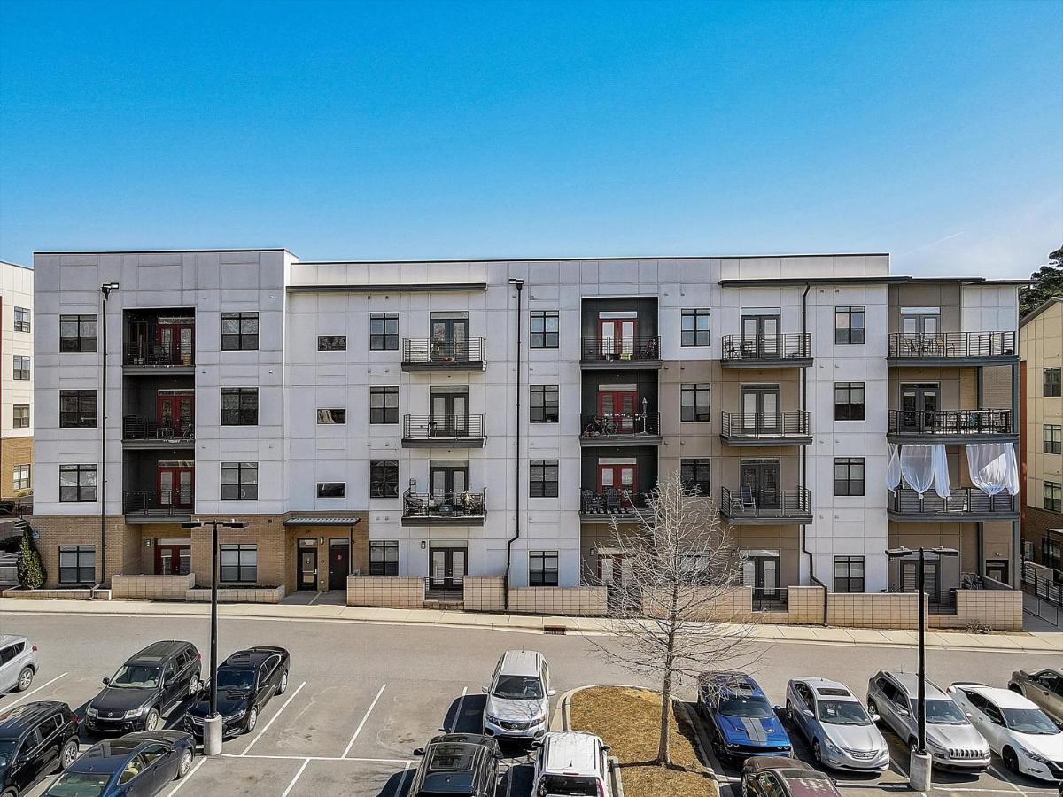 Frontdesk Village At Commonwealth Apts Plaza Midwood Charlotte Exteriör bild