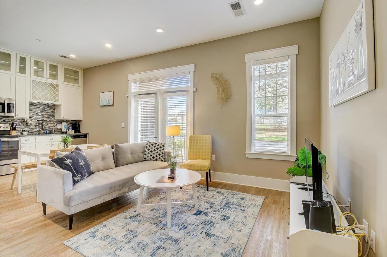 Frontdesk Village At Commonwealth Apts Plaza Midwood Charlotte Rum bild